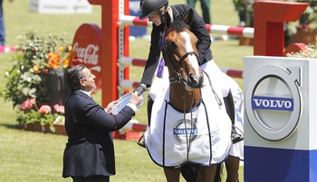 Laura Renwick and MHS Washington unbeatable in opening CSI5* 1.45m Volvo Trophy! Laura Renwick and MHS Washington unbeatable in opening CSI5* 1.45m Volvo Trophy!